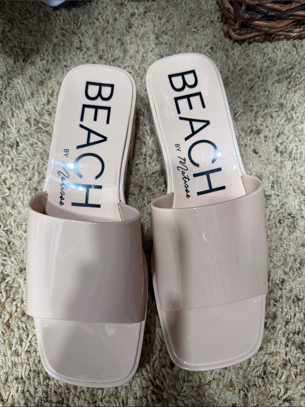 BEACH by Matisse Size 8